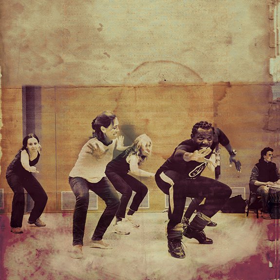 Descobreix el potencial del ritme a la vida amb la masterclass de dansa africana oberta i gratuïta per a tothom! Victor Uwagba a #LaMostra2018
Dissabte 21 de Juliol a les 20h