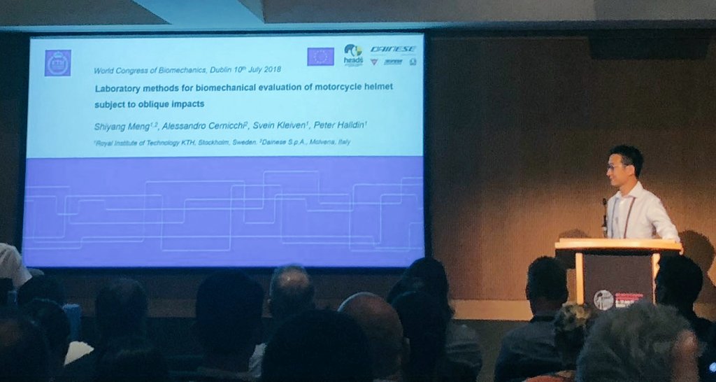 Neuronic_KTH's tweet photo. Our @Shiyang_M (from @HeadsItn ) talking about oblique testing for motorcycle helmet @WCB2018 ! https://t.co/KPXoNOwb2X