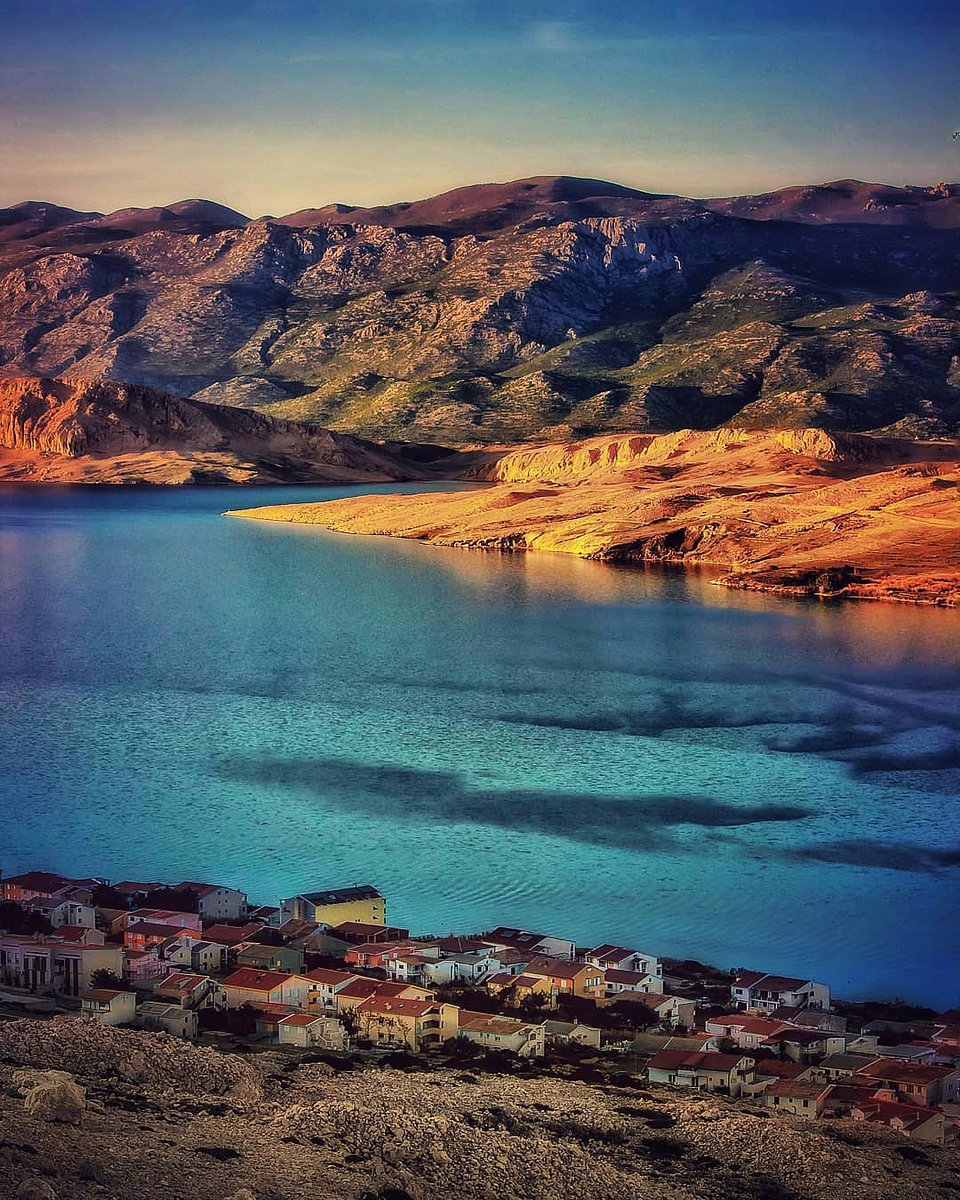 📍 Pag 🇭🇷

Take me down to the paradise city ✨

📱 pointerstravel.com
📸 instagram.com/simon_cerulean/

#pag #pagisland #islandpag #islandofpag #adriaticsea #adriatic #sea #summer #vacation #vacationgoals #croatia #croatiafulloflife