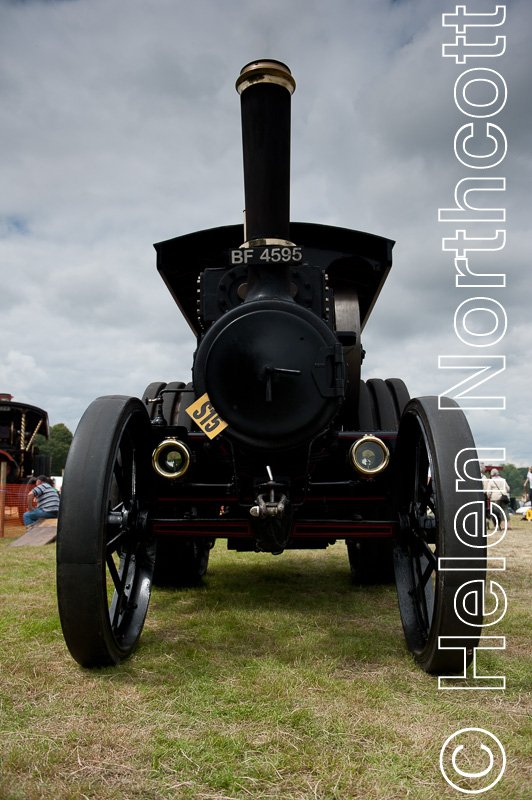 Steam engine front on. #project365 #vehicles #steampower #industrialrevolution #tractionengine #summershow #industrial #tractor
