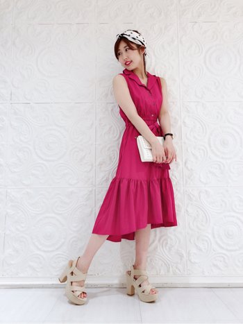 Twitter पर Cecil Mcbee Newitem ギャザーのたっぷり入った裾デザインが可愛いワンピース 無地のビビットピンク カーキ以外にトレンドのギンガムや大人っぽく涼しげなストライプもございます フィッシュテールシャツワンピース 8 532 T Co