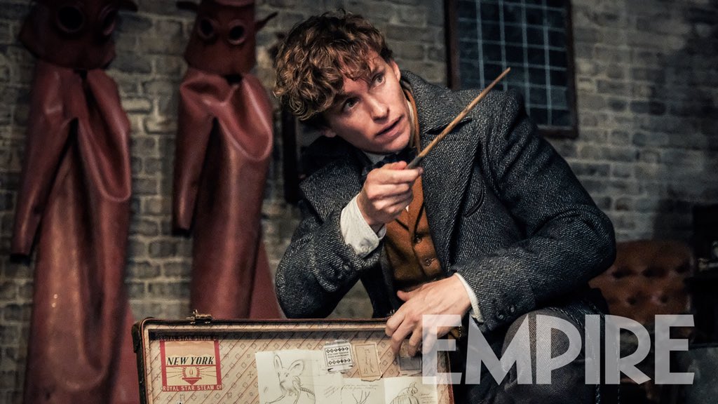 Newt Scamander is back in an exclusive new #FantasticBeasts: The Crimes of Grindelwald image! Conjure it up here: empireonline.com/movies/news/fa…
