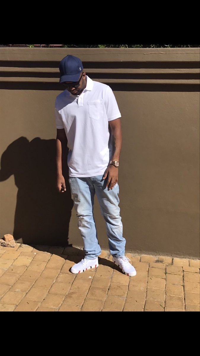 IIKHUNE_32_16's tweet image. Love the life you live. Live the life you love🙏🏻