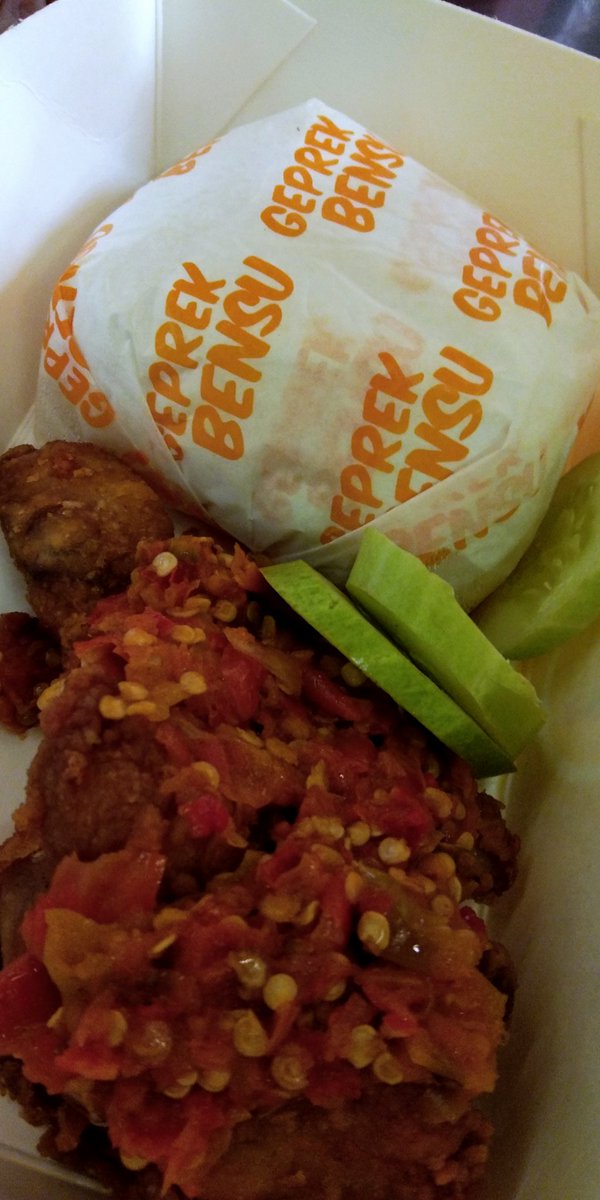 hizy90's tweet photo. Makanan hari ini.. Terimakasih sayaang🤗 https://t.co/lBIRVGWuIT