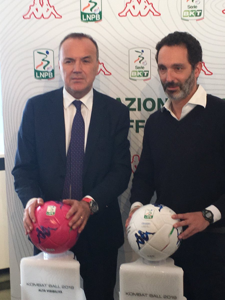 I nuovi palloni della <a href="/Lega_B/">Lega B</a> #serieb in inverno via libera al #fucsia