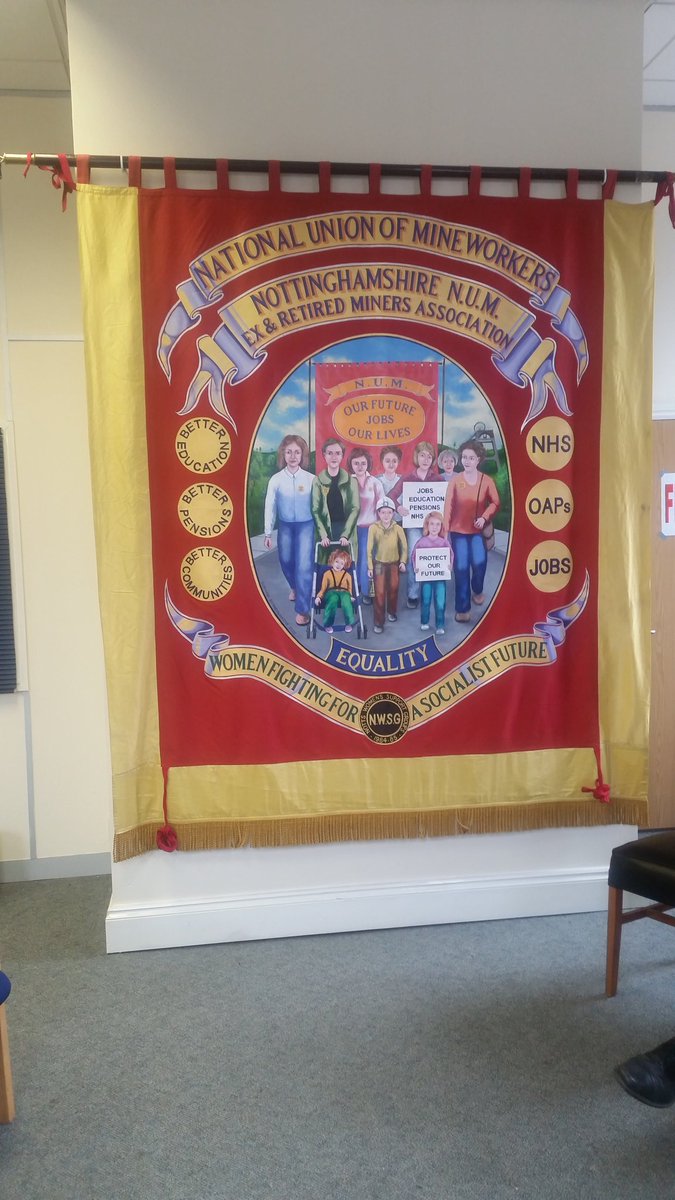 brightideasnott's tweet photo. Today we are running a course with @Notts_Mining. We're designing the course together with the aim of producing an induction pack and process for new volunteers. Totally inspired by the team of volunteers here #TheBrightSideNotts @HeritageHugs https://t.co/em6fNt80dN