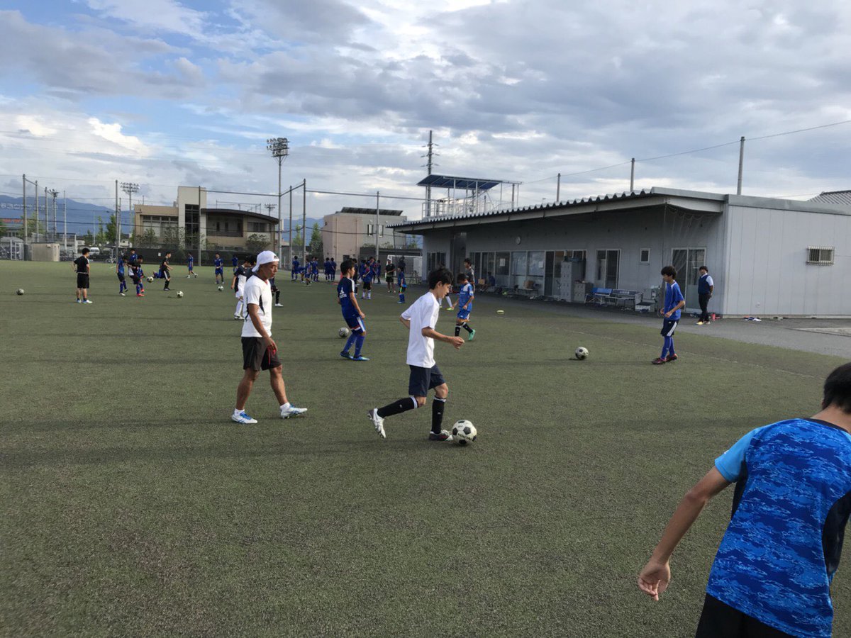 O Xrhsths 山梨学院中学校 公式 Sto Twitter サッカー部 県総体に向けて 今日は本高校のサッカー部 の練習に参加しました 安部監督を始め 高校のコーチや高校生に指導してもらいました 今日の練習の成果を県総体で発揮したいと思います