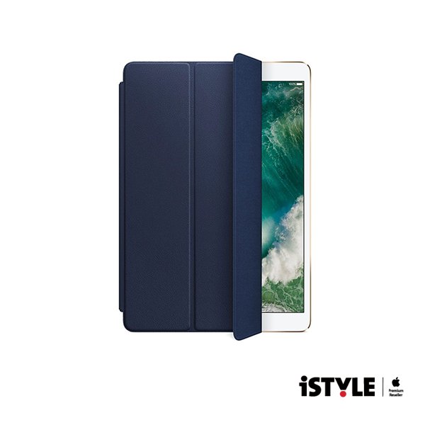 Apple Smart Cover je napravljen od kvalitetne kože i služi da zaštiti displej vašeg iPad Pro uređaja. Otvorite ga i vaš iPad će biti spreman za rad. Zatvorite, i vaš iPad će preći u Sleep način rada. 
istyle.rs/apple-leather-…