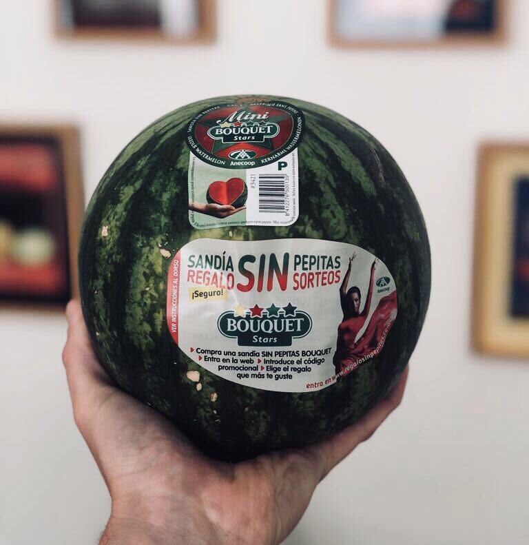 RevistaMercados's tweet photo. .@Bouquet_es hoy nos premia con estas sandías mini #sinpepitas. Pero no solo disfrutaremos con su #sabor, sino también con los premios seguros #sinsorteos asociados a cada pieza de #fruta. Compra #sandia mini #sin pepitas y llévate tu 🎁 https://t.co/y2j2RVZmab