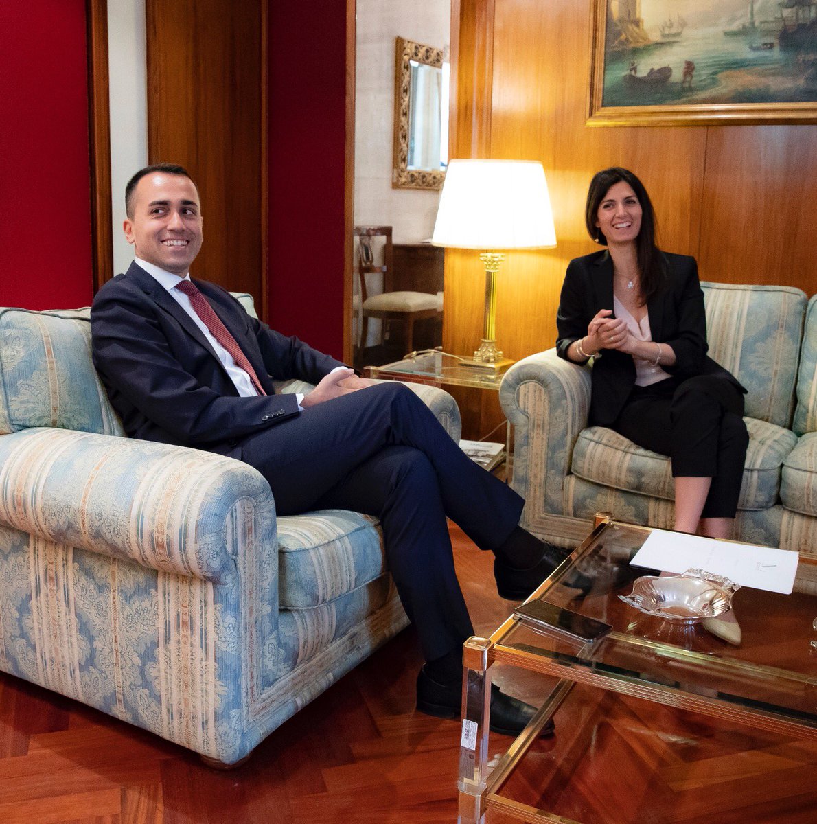 virginiaraggi's tweet photo. Ho incontrato il vicepremier @luigidimaio 
e abbiamo condiviso l'idea di costituire una cabina di regia per lo sviluppo di @Roma con tutti i ministeri interessati. Questa volta si fa sul serio https://t.co/dLjxm9LXea