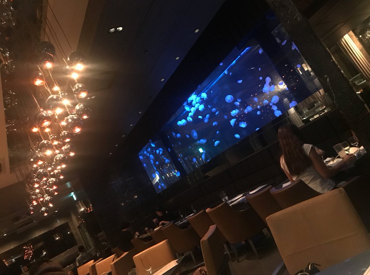 tt1111nn's tweet photo. 恵比寿ではるなの誕生日祝い❤️❤️

誕プレ結構悩んだけど
ティファニーにした😌✨

喜んでくれて良かった〜！😚 https://t.co/k97hFv8PTz