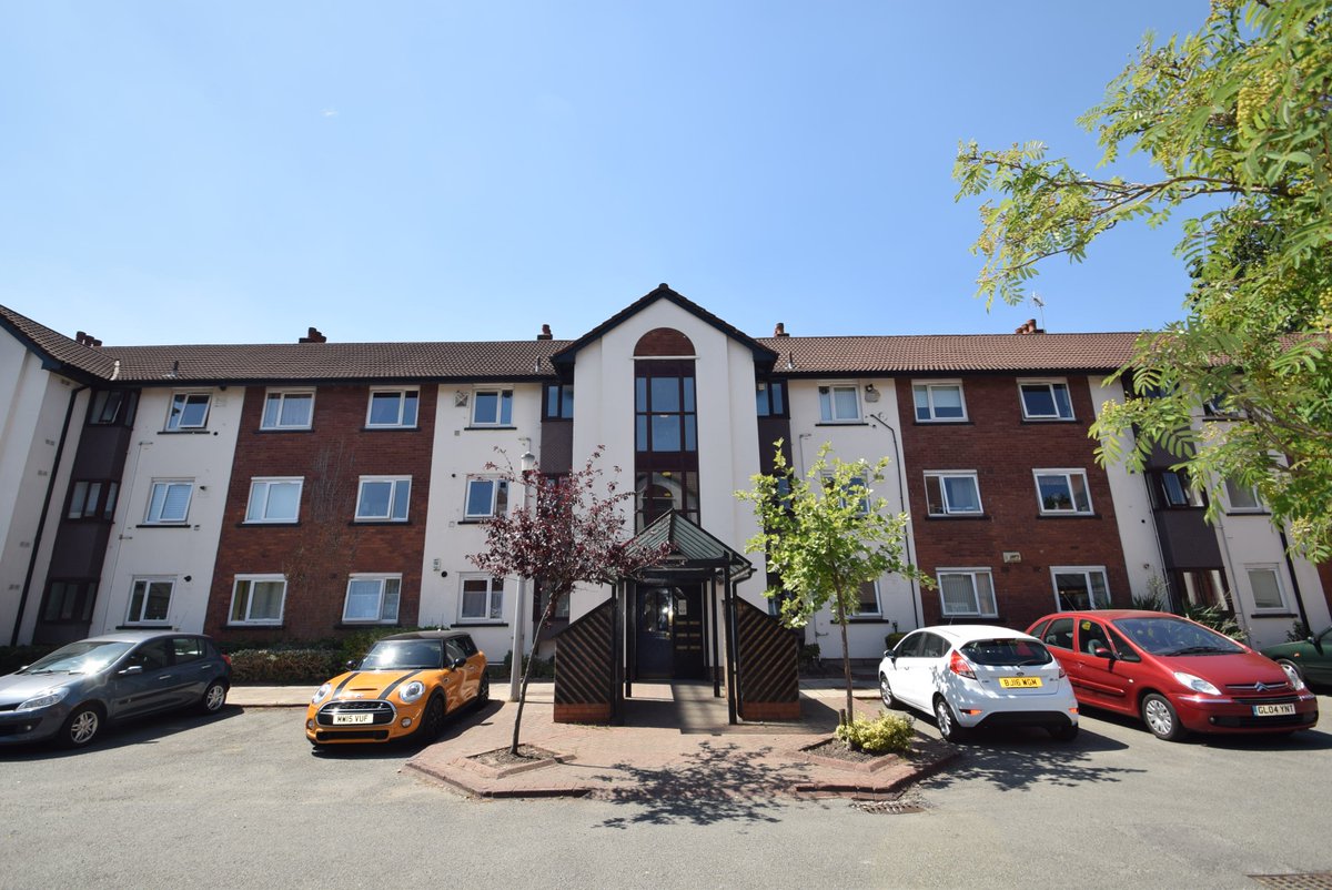 candrproperties's tweet photo. Both properties were sold within 7 days with having multiple offers on each of them. WE HAVE SERIOUS BUYERS WAITING. Don't wait around, if you want a FREE valuation and to see what your property will achieve call us today on 0161 2279990 (option 1) #7days #aboveasking #moresold https://t.co/CqonCRRIq0