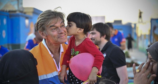CardiacSurgery1's tweet photo. Renowned Turkish cardiac surgeon Dr. Öz helps children in Syria’s Azaz: Dr. Mehmet Öz, better known as Dr. Oz, recently visited Syria's northwestern Azaz region to examine children who have been injured during the heavy bombing orchestrated by the Syrian government. https://t.co/aMp2qrjAZX