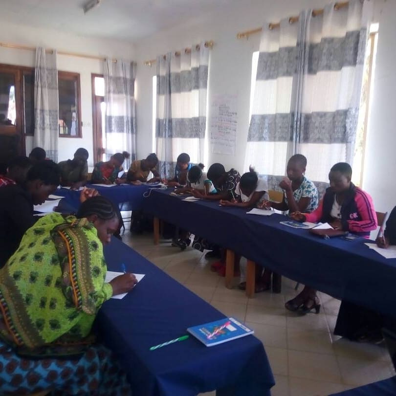 UMATItz's tweet photo. Meanwhile. SRHR training to girls out of school from Butiama &amp; Musoma rural districts,  on progress. I think it is high time we have a Comprehensive Sexuality Education Curriculum for in-school youth. What do you think? #ippfaro #ippf #yamtanzania @dr.lugano #srhr @yamtanzania https://t.co/eQxBAMaQQA