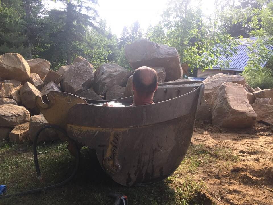 Here is a good tip on how to survive a heat wave by our customer Joe Pépine😂! Don't forget safety first!