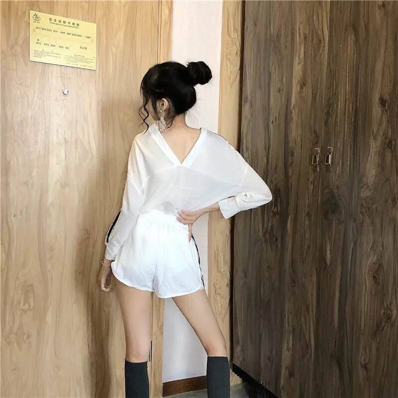 pineypiny's tweet photo. 🍑PREORDER (15-20 days) 
📍 590฿ เป็นเซทชุด��ไตล์สปอร์ต เท่มาก 🌚☁️
(Top : length 60 cm bust 114
Pant : length 31 cm waist 64-70 hip 88)
#เสื้อผ้าแฟชั่น #เสื้อผ้าแฟชั่นเกาหลี #ชุดเซท https://t.co/xQ2apJRi2I