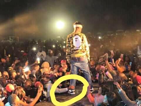 @Iamthokozani_m @SATrapMusic @EmteeSA Is this da wrong doing u are shiting abt luk at emtee's both