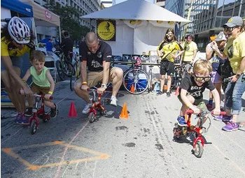 FWCBikes's tweet photo. Freewheelin' Community Bikes is in the Kid Zone between 11:00 a.m. and 4:00 p.m. at the #IndyCrit THIS weekend..see you there! #FWCB #DoGood https://t.co/0Ja0BJVw5C