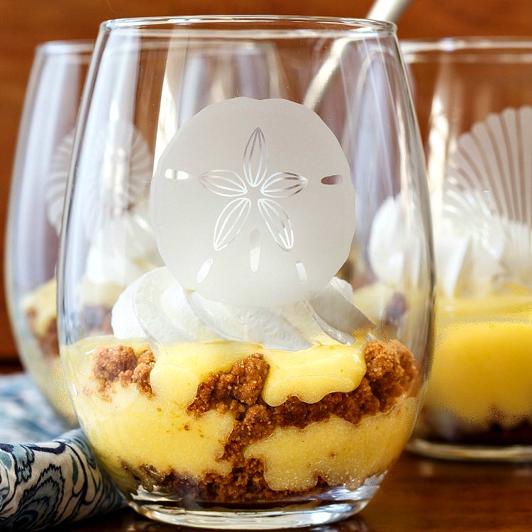 PastryChfOnline's tweet photo. Yeah. 😍#summerdessertweek #ad @SusGlassCo https://t.co/78wP9rkPdM Please come enter the giveaway and if you're a sweet-tart dessert fan, learn how to make this super creamy key lime curd and then turn it into key lime parfaits! https://t.co/uPUu9V6xGI