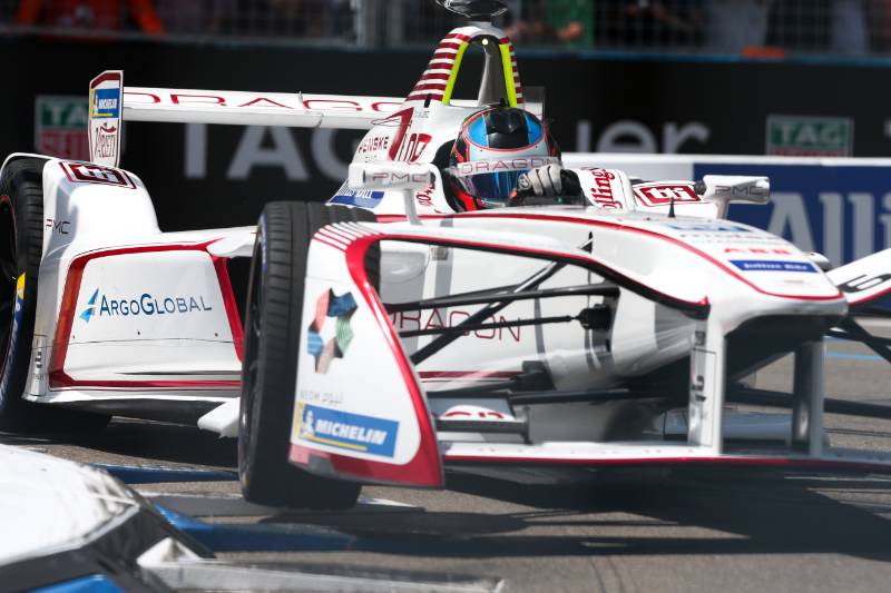 d_panelo's tweet photo. Votemos a @pechito37 para que logre un extra de energía en las dos carreras de #NYCEPrix 
RT: #FanBoost #JoseMariaLopez 
Luego ingresa a la web de #ABBFormulaE y también votalo https://t.co/FjhpssgJmT https://t.co/oJUrmEacX8