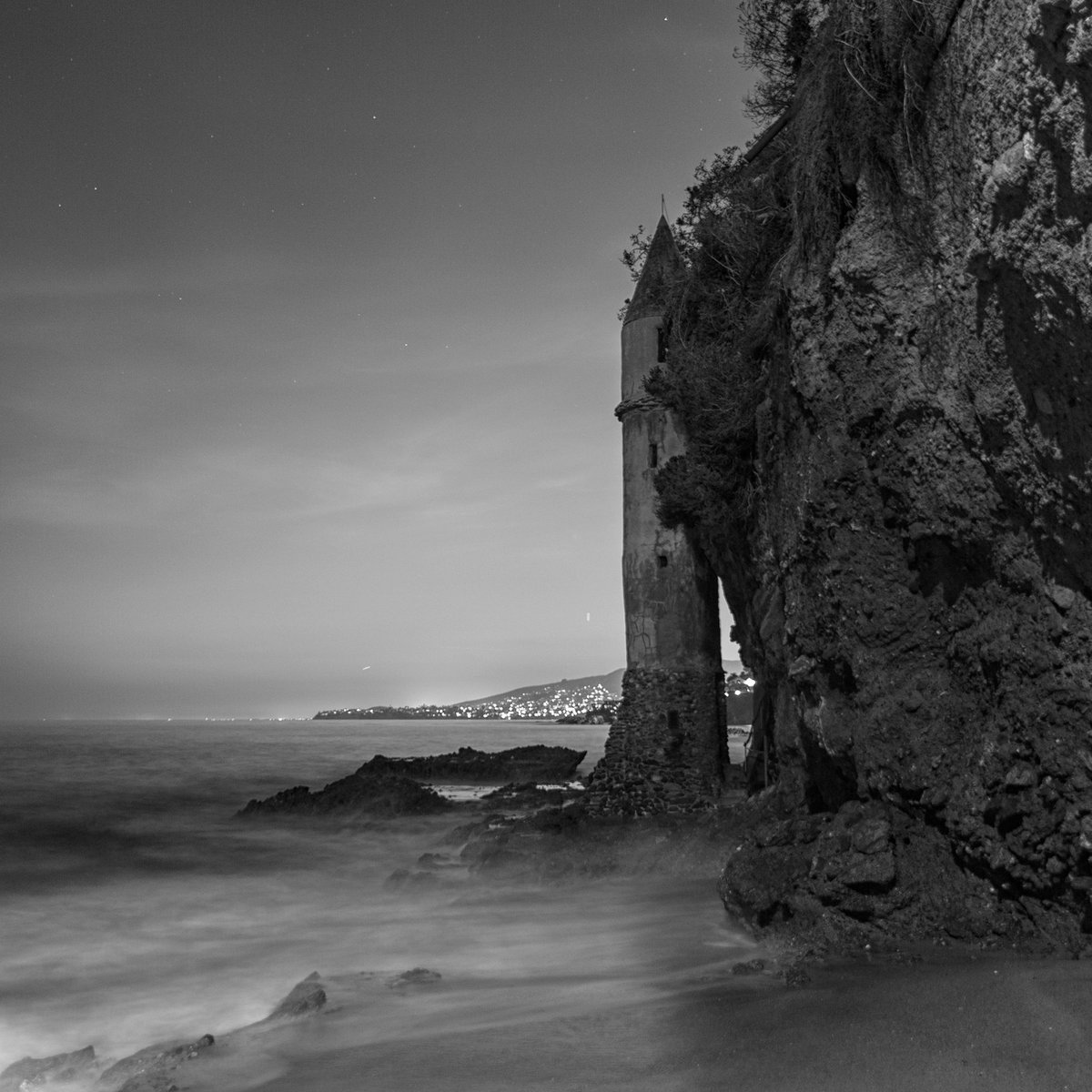 Memories Of The Tower

#LagunaBeach #VictoriaBeach #Landscape #Photography