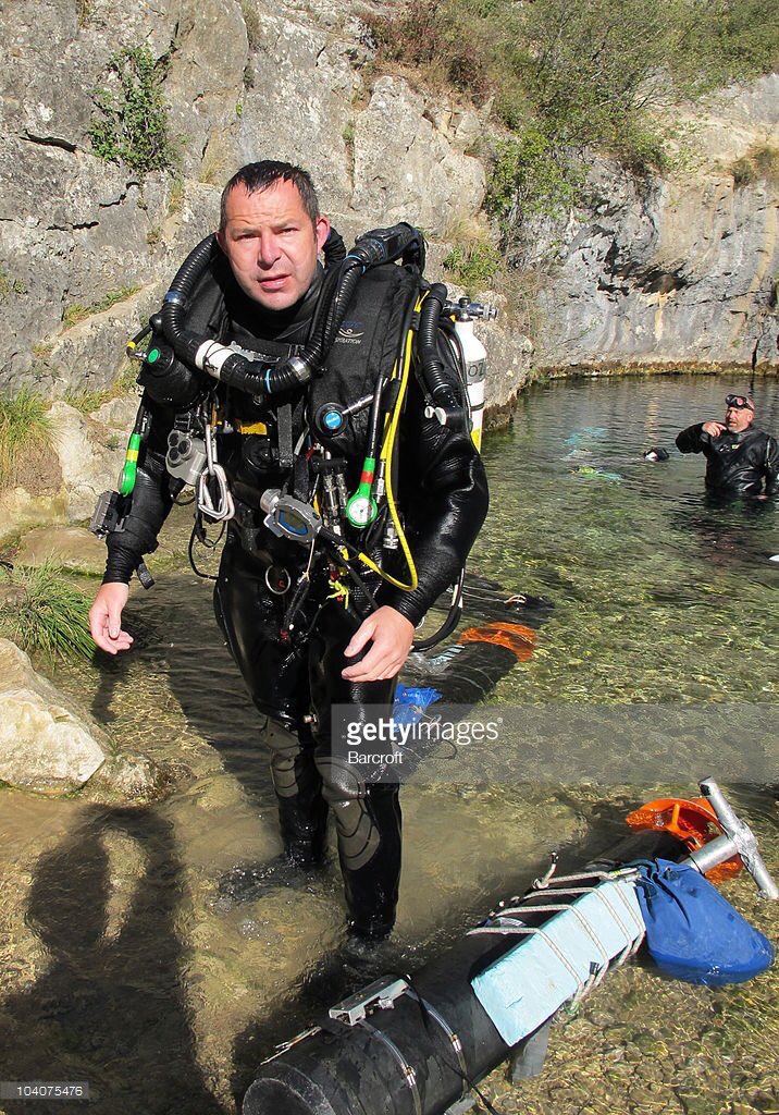 0xhellojake's tweet image. “I dive for passion and always wondered if it would have purpose. Last two weeks was what I prepared for my entire life.” - John Volanthen (Rescue diver) #ThaiCaveResue