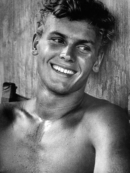 Ilovelove10's tweet photo. I feel absolutely shocked about #TabHunter. Met him at a book signing with my mum and I became a fan immediately. A man of class and utterly beautiful! #ripTabHunter https://t.co/L7ccEnzWgn