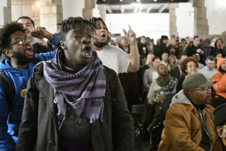 andersonatlarge's tweet photo. #TuesdayThoughts A pattern is emerging. 🙄
Under President Richard Englert’s "leadership," Temple University falsified claims of community engagement (re: #TempleStadium). So the community shut down @TempleUniv’s town hall meeting. #NoNewStadium #WeShallNotBeMoved #Displacement https://t.co/cISDLc72ep