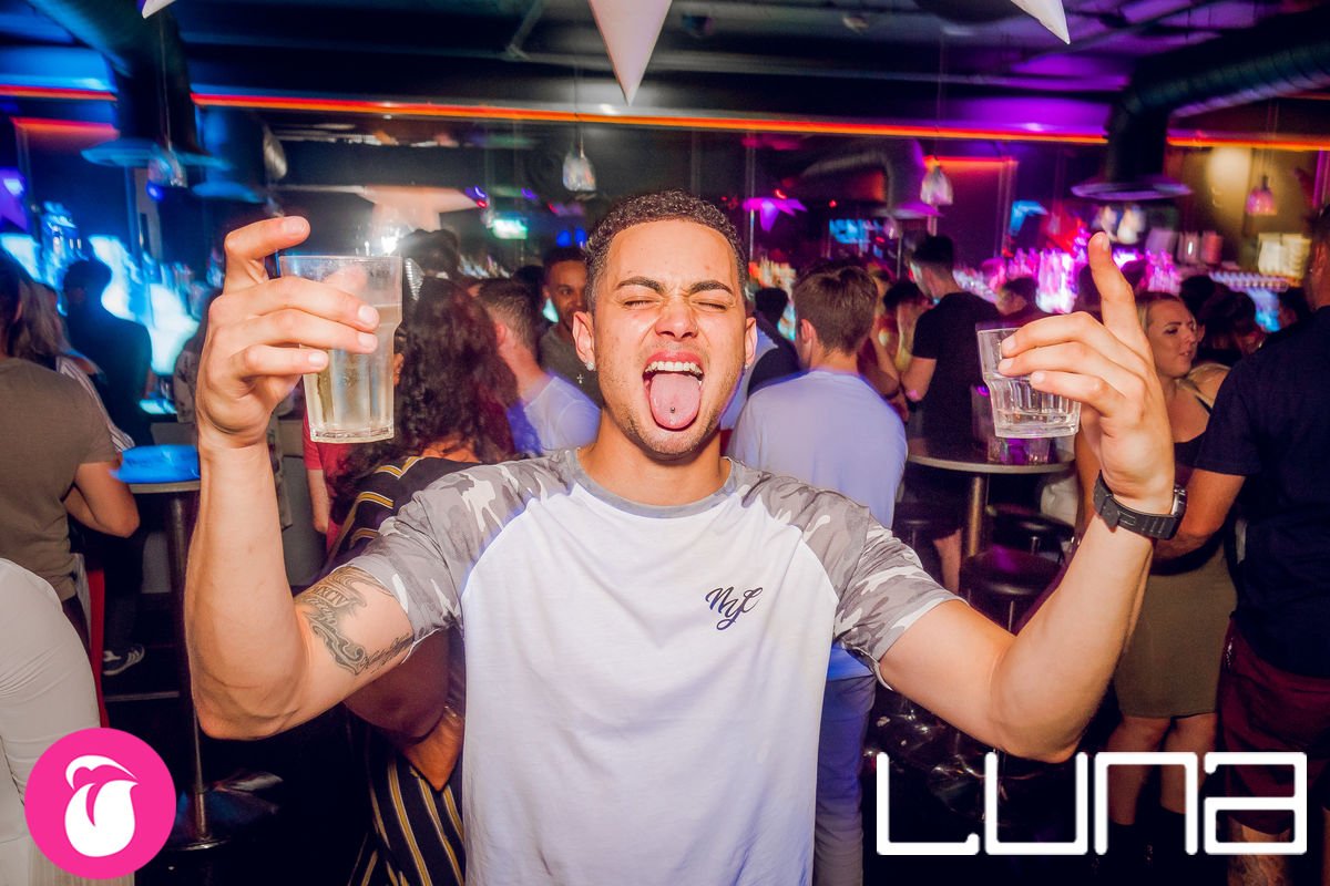 Lunacroydon's tweet photo. 🔥This weekend was great🔥 Dont forget we have our silly string party this weekend!!!😜😝 £1.50 shots £1.50 jagerbombs £2.95 double vodka redbuls 🍾🍾🍾 https://t.co/OdRCQEhj3o