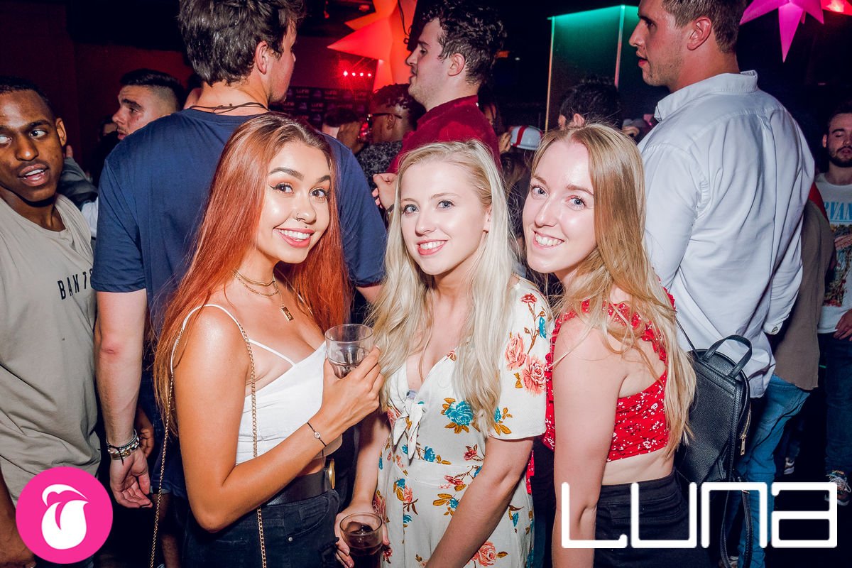 Lunacroydon's tweet photo. 🔥This weekend was great🔥 Dont forget we have our silly string party this weekend!!!😜😝 £1.50 shots £1.50 jagerbombs £2.95 double vodka redbuls 🍾🍾🍾 https://t.co/OdRCQEhj3o