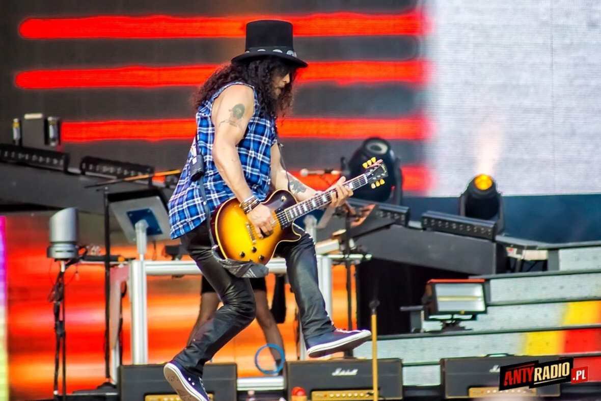 MARIE2_SLASH's tweet photo. #Slash 📷© Romana Makówka/Antyradio.pl - #GNRinpoland #GNRinChorzow #gunsnroses #gnr #gnreurope2018 https://t.co/MTxS29o9Ku