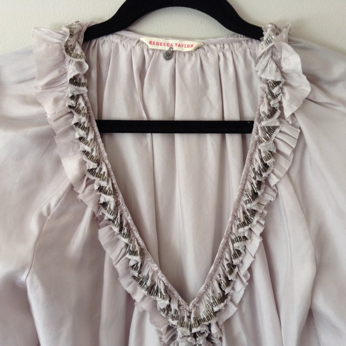 redcurlzs's tweet image. ebay.ca/itm/2230527588… #rebeccataylor #silk #eveningtop #Romantic #rufflesandbeads #ebay @r_EbayThrifters @eBay