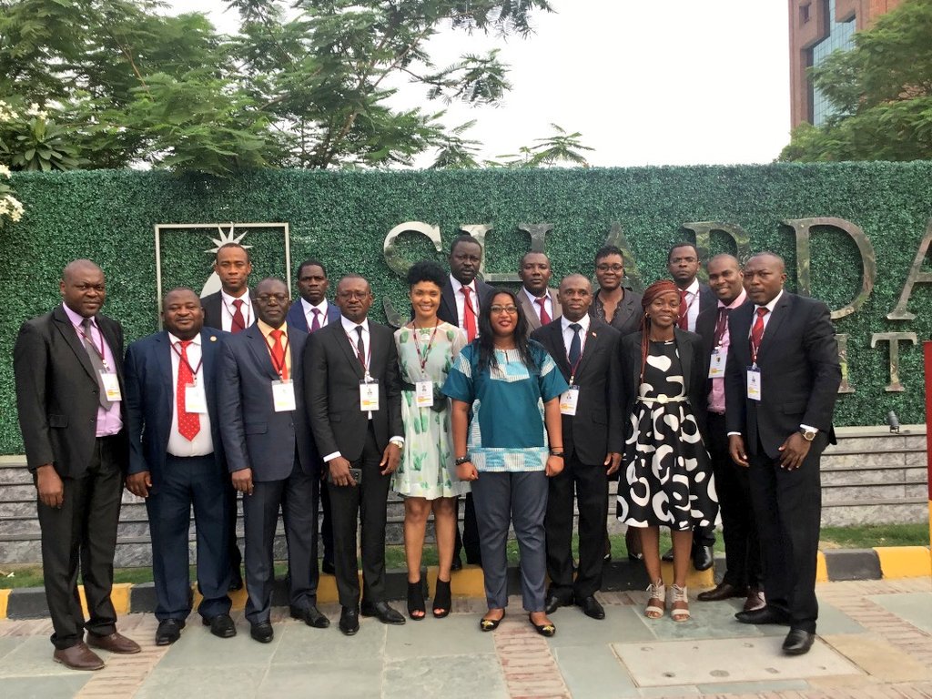 iucdouala's tweet photo. [EMBA : 2ième séminaire à SHARDA UNIVERSITY]

La 1ere promotion des aspirants au programme Executive MBA prend  part depuis samedi dernier à leur deuxième séminaire international place sur le thème "EMOTIONAL INTELLIGENCE AND TEAMWORK" à Sharda University en Inde. 
#EMBA2018 https://t.co/i1z6ZYdZxj