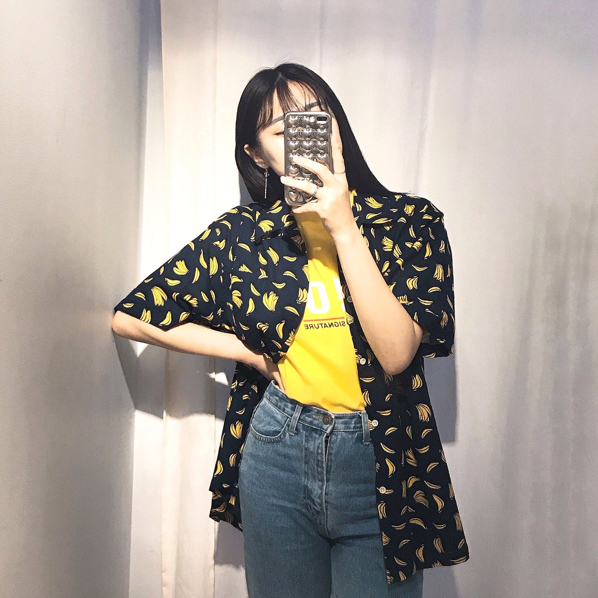xx___Reika___xx's tweet photo. 🇰🇷 #ILBOL 🇰🇷 × 🌿 pick up 🌿
店頭で販売を開始したイルボル新作〈🍌 aroha shirt〉は一面バナナ柄のユニークな薄手シャツ🍌✨リネン素材なので涼しく過ごせるし、🍌柄で夏らしさも出せるアイテムです💚YELLOWのoioiのTシャツも再入荷です🙌🏻✨
🔗 : https://t.co/Z8qoaZv1SY  #韓国ファッション https://t.co/Js0kEydUlU