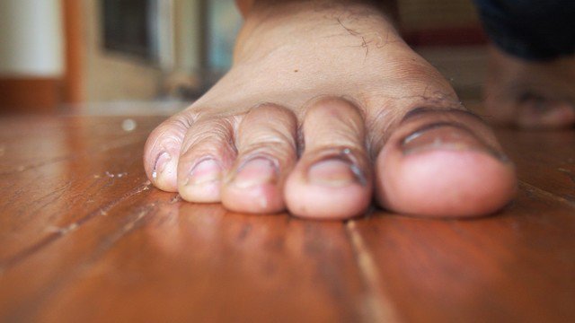 ATLSoles's tweet photo. Sniff Sniff Kiss Kiss.  Check out my clips.
#malefootslave #malefootlover #blackmalefeet #gayfeet #gayfeetfetish #gayfeetworship #gayfootfetish #gayfootworship #gayfeetlove #smellyfeet #guyfeet #guysfeet #guysfeetfetish #dudefeet #boyfeet #boyfeetfetish https://t.co/qMYq1BnkL8