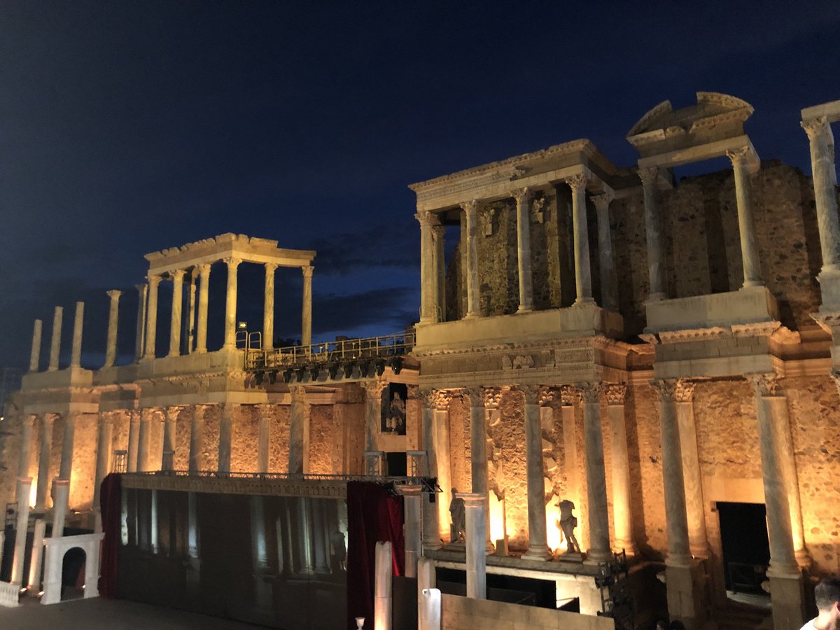 Mariabjz's tweet photo. @pabloalboran Ahhh después de disfrutar de #TouPrometo en Málaga, Sevilla y Madrid, me queda la que, para mí, va a ser más especial: El 30/Agosto en el Teatro Romano de Mérida!!! https://t.co/7SBZlzk9GH