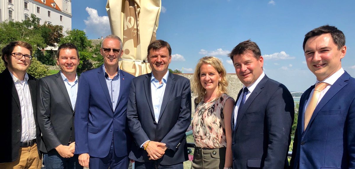 DaraMurphyEPP's tweet photo. A pleasure to discuss ideas for #EP2019 with @KDHsk officials #Hlina, @IvanStefanec, @stanozupa & #Degro in #Bratislava. EPP has the best record for protecting our farmers & small businesses in 🇸🇰& 🇪🇺 and we look forward to presenting a compelling vision together for May 2019 https://t.co/cDus7JIcdY