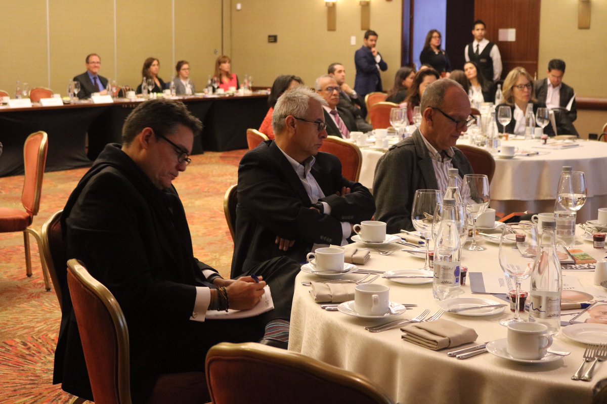 AmChamCol's tweet photo. #FelizMartes A esta hora damos inicio a nuestro conversatorio “Incentivos tributarios y obras por impuestos” en el que participan @USAID_Colombia @DIANColombia @PwC_Colombia @KPMG_CO @ECOPETROL_SA #DialogosAmChamCol https://t.co/jUpFZUwR9Y