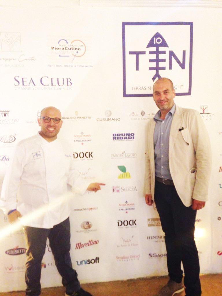 selecta_spa's tweet photo. La suggestiva cornice del Sea Club Terrasini ha ospitato lo spettacolare evento #TEN. Ad accogliere i presenti gli esclusivi sentori delle #ostriche #Cadoret. https://t.co/O0KQCkAaoD