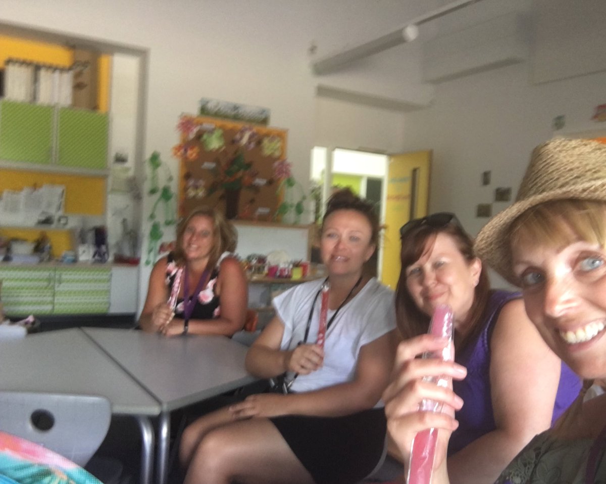 Back to school we go for ice-lollies 👅 What a fantastic and busy day we’ve had! Best behaved little ones on the whole beach! Early bedtime we think! 😴💤 #schoolmemories #receptionclass