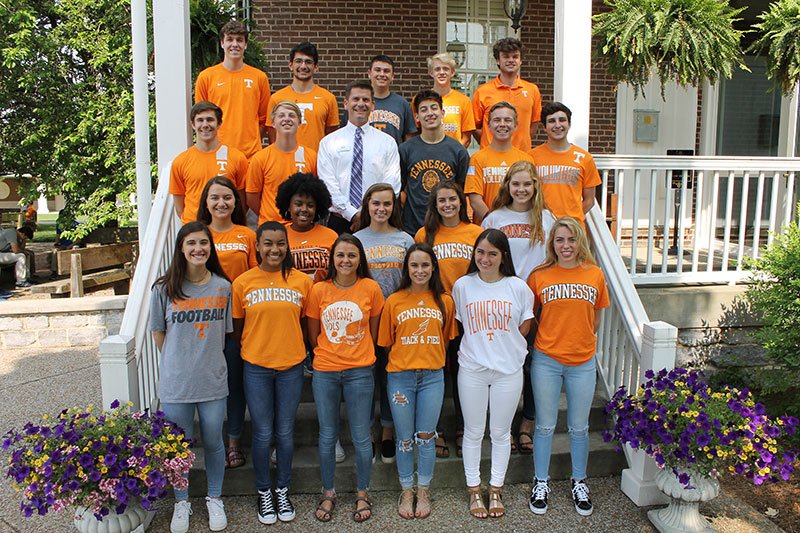 tennalum's tweet photo. Last month, Nashville Alumni Chapter board member, Jason Gregg (’90) helped congratulate several graduating students from the Battle Ground Academy. They are @UTKnoxville bound this fall! 🍊 @utnashville https://t.co/47efKE0xnD