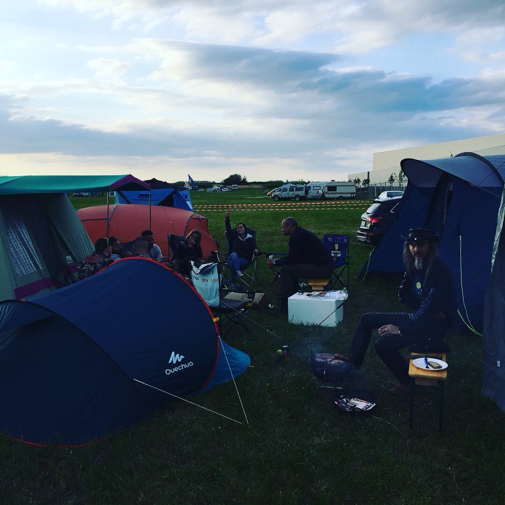 B0rbor4d's tweet photo. Haus steht, WG ist auch schon da, das wird ne geile Woche!!! #BangYourHead #BangYourHead2018 #Balingen #GeileLeute #GuteMusik https://t.co/45zSPJAiOK