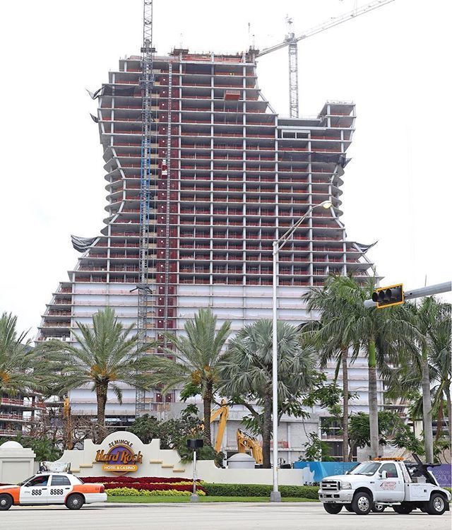 svvyfive's tweet photo. The Seminole Hard Rock's new 🎸guitar-shaped hotel in Hollywood is set to open in summer 2019. ⚜️ #hardrock #seminolehardrockThe Seminole Hard Rock's new 🎸guitar-shaped hotel in Hollywood is set to open in summer 2019. ⚜️ #hardrock #seminolehardrock https://t.co/Cv3hZRoHNM