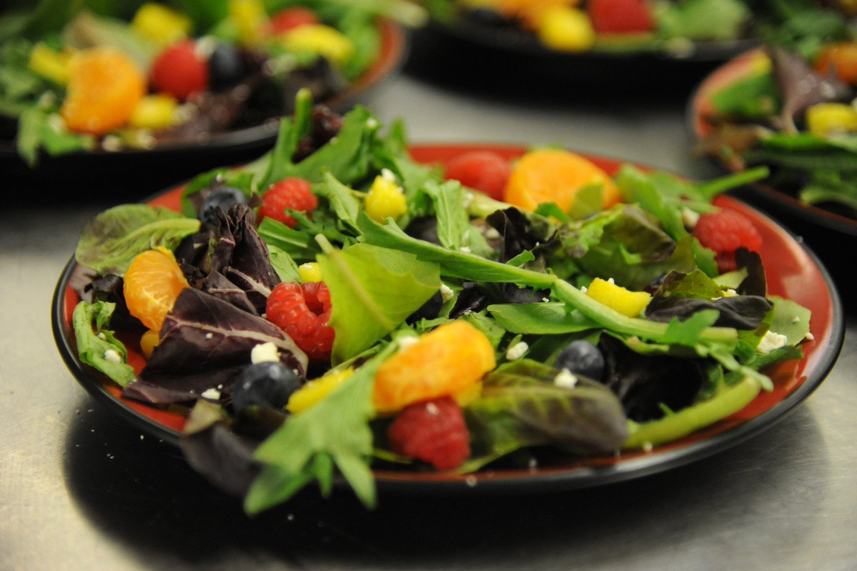 HectersKitchen's tweet image. In the mood for something light? Then come out to try our Grilled Salmon or Wild Raspberry Salad! Both are perfect dishes for those looking for a healthy option. We are open from 8-4pm and look forward to serving you!