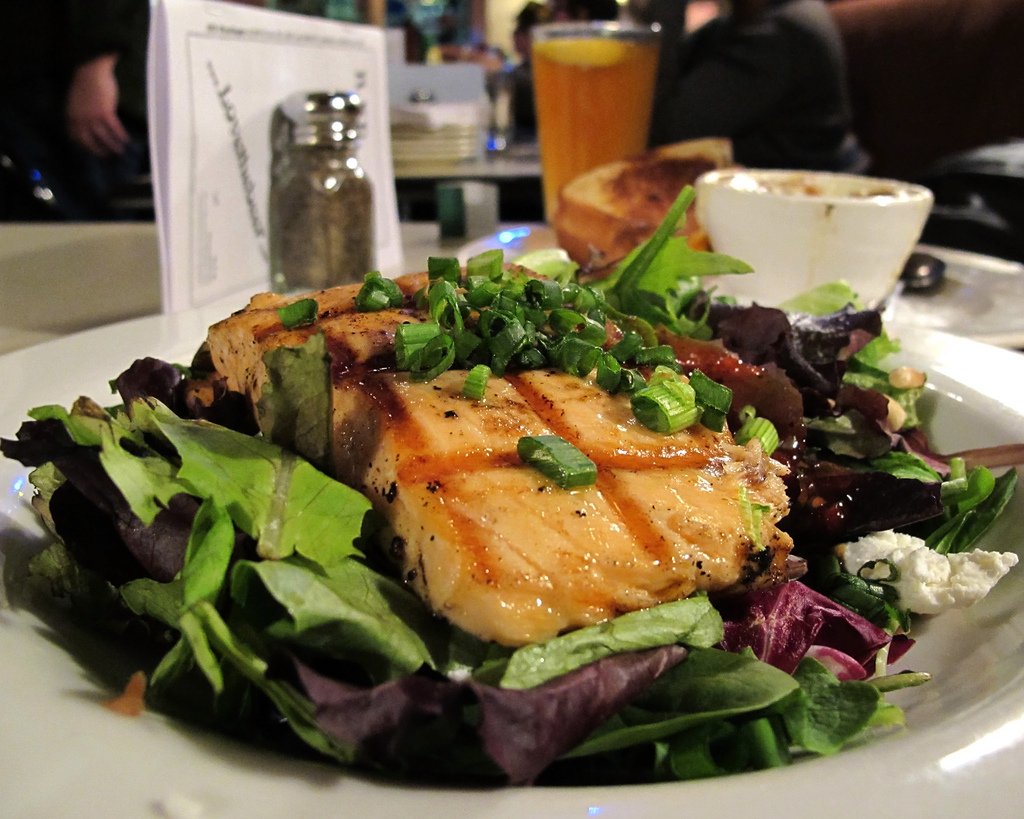 HectersKitchen's tweet image. In the mood for something light? Then come out to try our Grilled Salmon or Wild Raspberry Salad! Both are perfect dishes for those looking for a healthy option. We are open from 8-4pm and look forward to serving you!