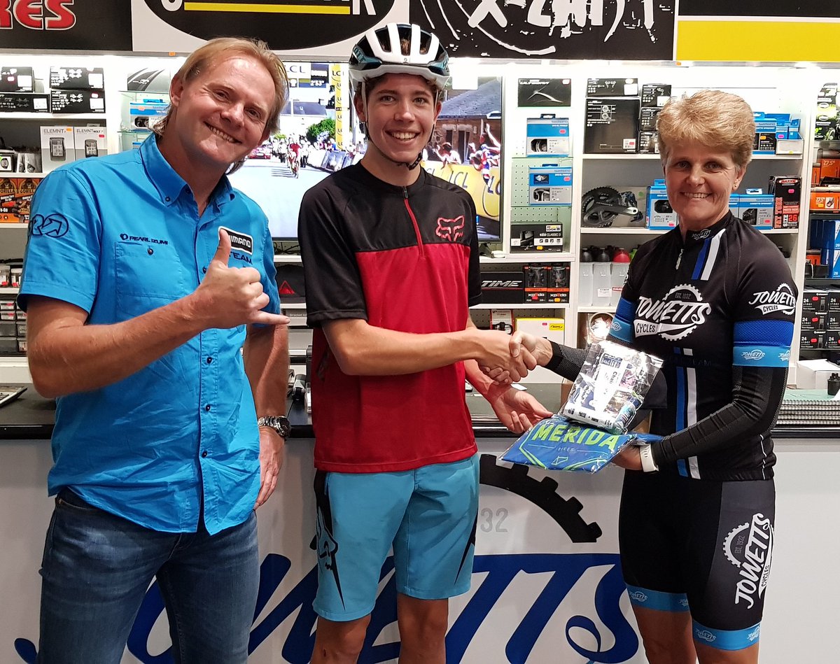 jowettscycles's tweet photo. Today's #TDF2018 winner of the lucky draw was @brodxnsymons thanks @keith.diederichs 4 been there 4 the hand over. Thanks to our sponsors @merida.bikes @merida_africa
@squirtlube_sa #chainlube #chaincleaner #bumbarriercream #meridabikes
@obbotha
@letourdefrance
#jowettscycles https://t.co/Th6KbHMMSX