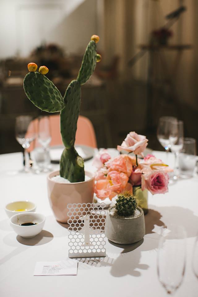 tuttiflora's tweet photo. Os cactos têm formatos e cores incríveis, e podem fazer parte da decoração do seu casamento!
#decoracaocasamento #decoracaoevento #casamento #decoracaomoderna #inspiracao #tuttiflora https://t.co/HCEWJk2uK0