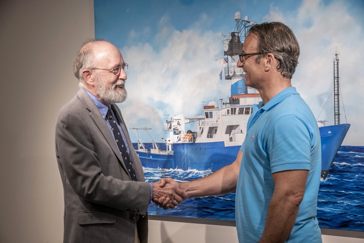 uri_coastalinst's tweet photo. Thanks to all who joined us for the dedication of the #RVEndeavor oil painting by artist @EricLutes to @URIGSO. The research vessel is nearing retirement after 42 years of service, more than a million nautical miles, and over 600 expeditions. #bluewater #exploration #oceanography https://t.co/hDLGEZ8PHP
