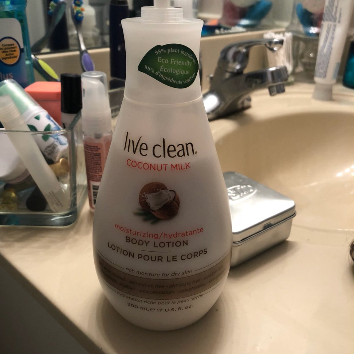 SabrinaRenee00's tweet photo. @influenster #LiveCleanUSA  #LiveCleanCoconut #Complimentary I absolutely love this lotion it’s so nice! Thank you Influenster https://t.co/VSBvN0D4th