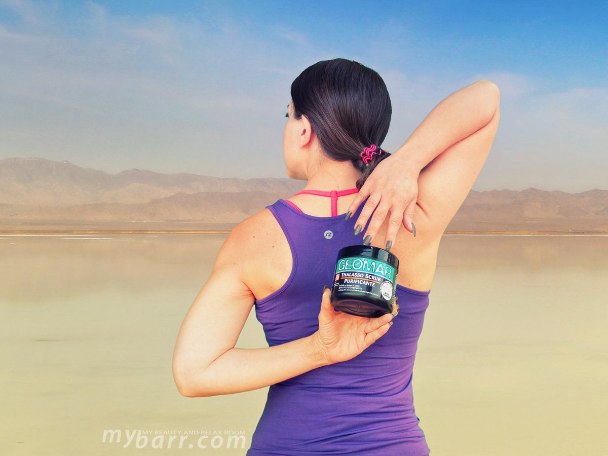 wwwmybarr's tweet photo. #yogaeveryday e #geomar thalasso #scrub purificante 2 volte a settimana per detossinare il corpo! Con un mix di carbone, sale nero e sabbia nera di Tahiti, di che colore sarà? Nella foto il fantastico top in #bamboo #sternitz @sternitzworld #yoga #detox https://t.co/FPgfNYuxqy https://t.co/KVu7pXlmHT